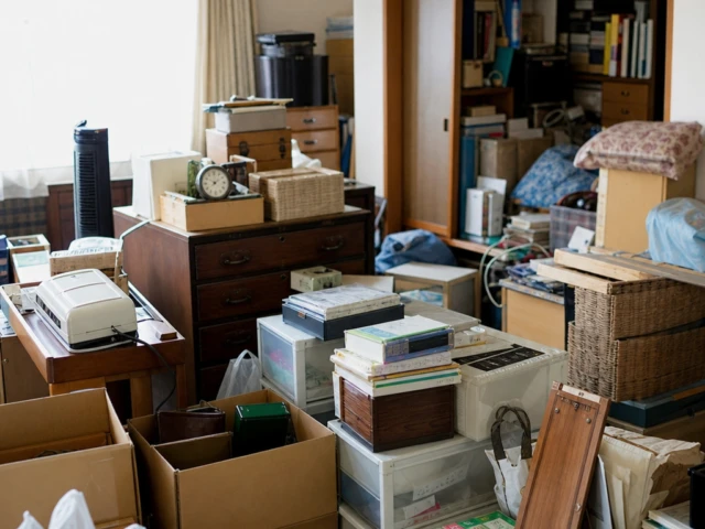 遺品整理の費用相場はいくら？追加請求はある？料金を抑えるコツは？事例やエリア別価格も紹介